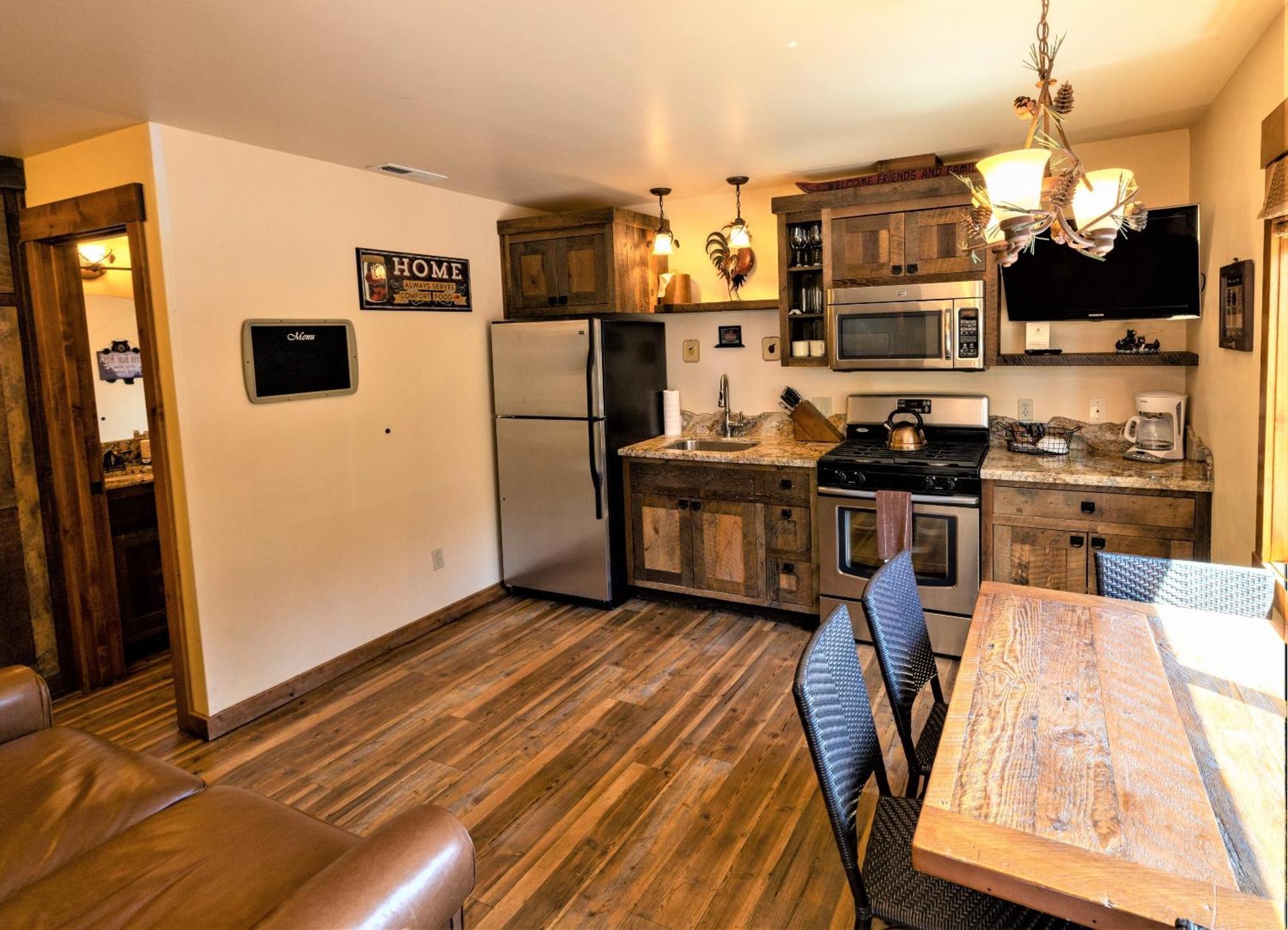 Cedar Glen 4*